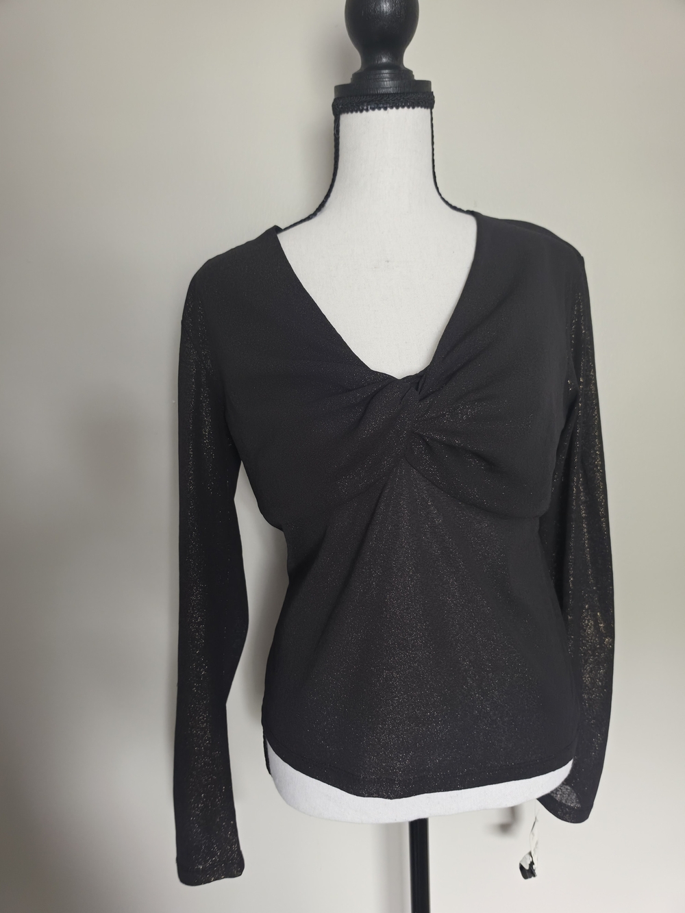 Beliza Women's Black Gold Metallic Knit Twist V-Neck Long Sleeve Top M